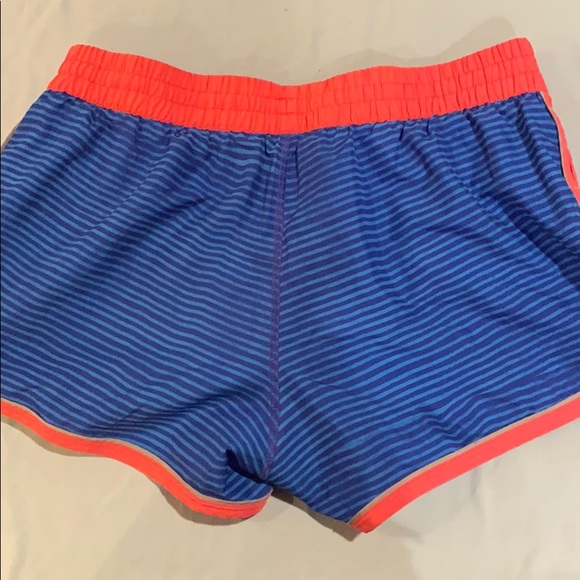 Under Armour athletic shorts - Picture 2 of 2